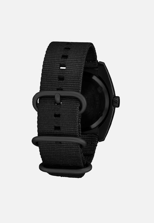 Nixon - Clutch 42 watch- all matte black