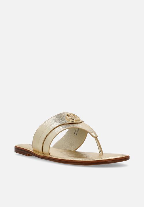 Nine West - Mianca t-bar sandal - gold