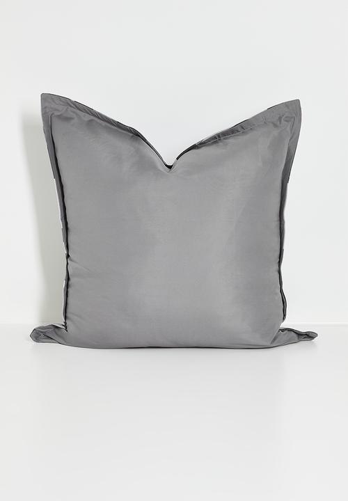 Grey Gardens - Matisse cushion cover - Grey
