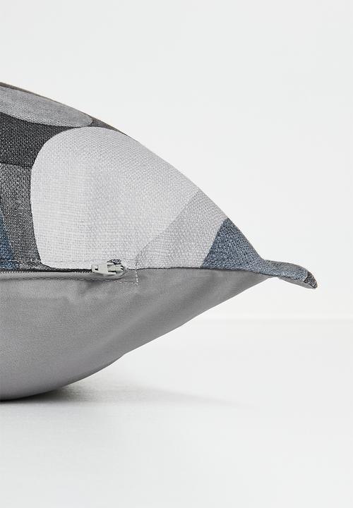 Grey Gardens - Matisse cushion cover - Grey