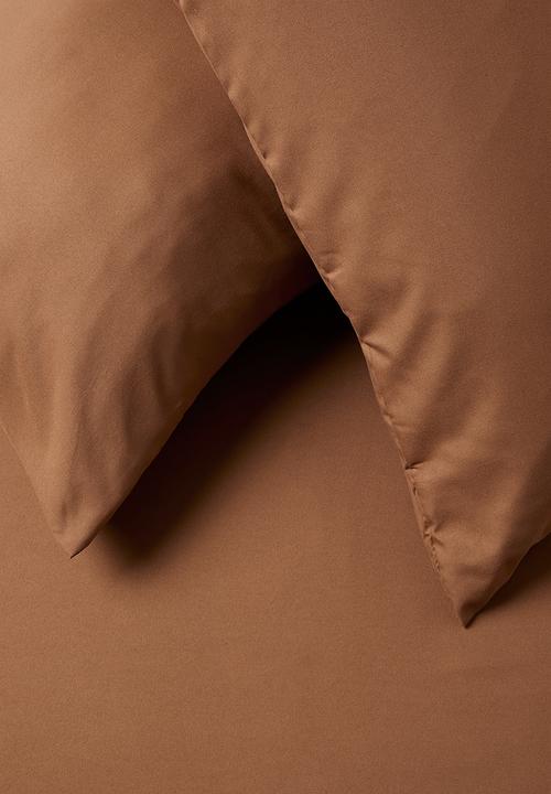 Sixth Floor - Recycled microfibre duvet set - Terracotta