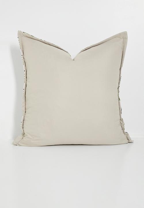 Grey Gardens - Fan Cushion Cover - Olive