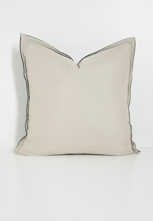 Grey Gardens - Mckenzie cushion cover - Olive