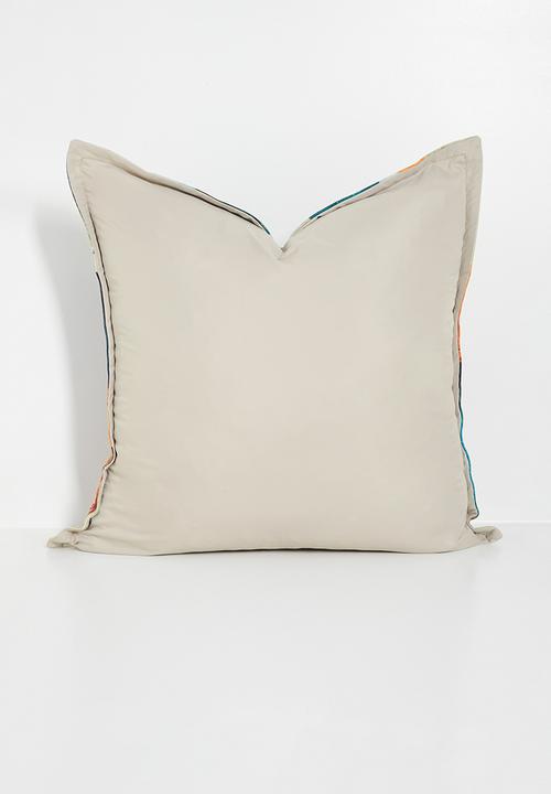 Grey Gardens - Amazon Cushion Cover - Multi