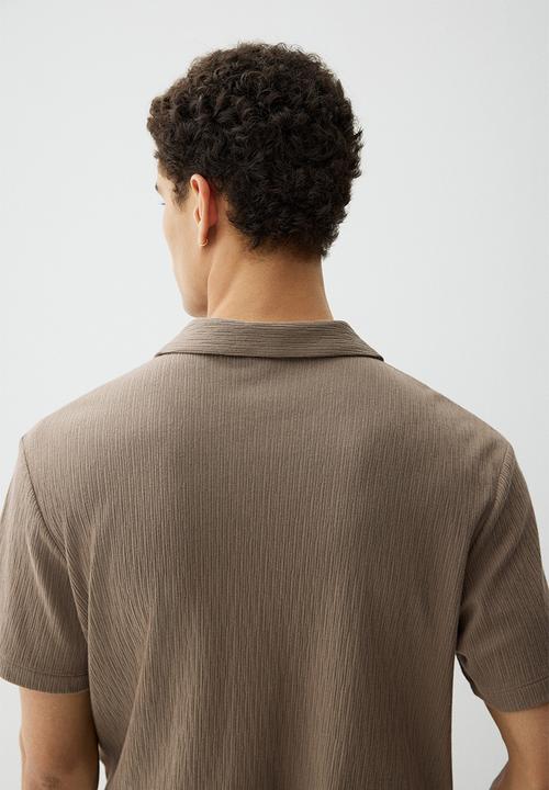 H&M - Regular fit collared t-shirt - dark beige