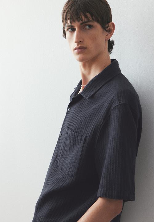 H&M - Regular fit textured resort shirt - navy blue