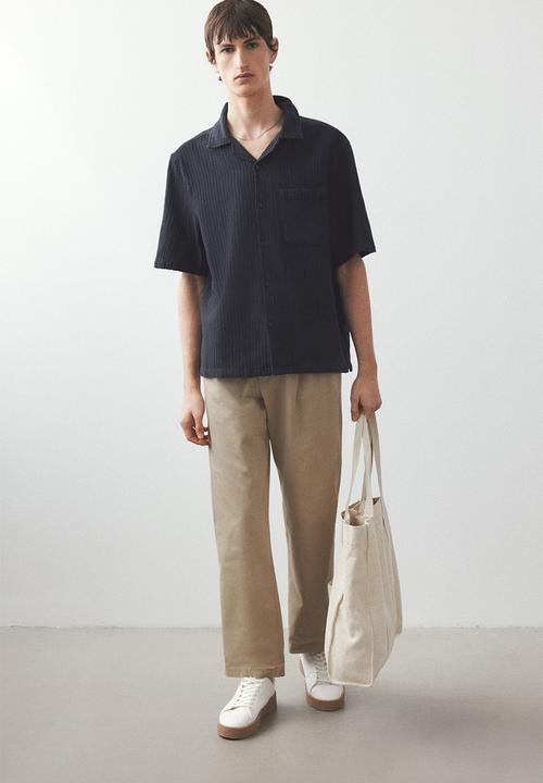 H&M - Regular fit textured resort shirt - navy blue
