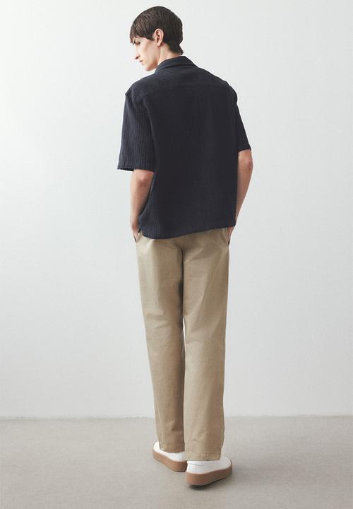 H&M - Regular fit textured resort shirt - navy blue