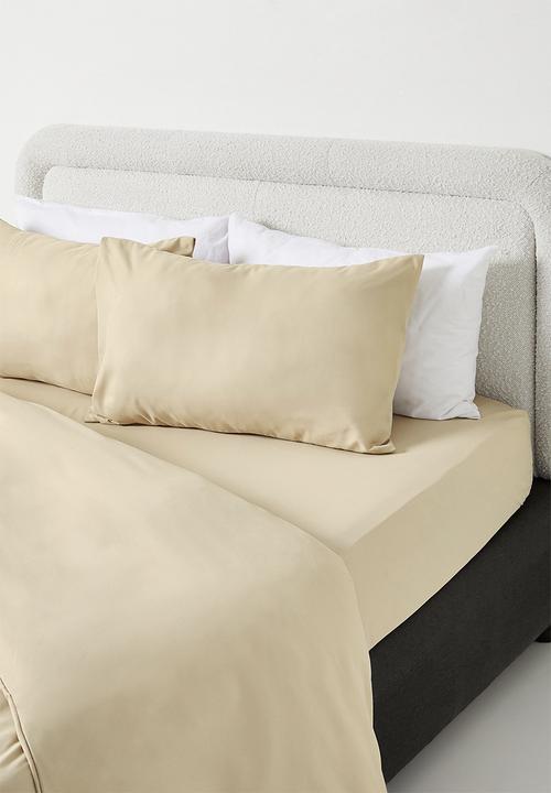 Sixth Floor - Recycled microfibre fitted sheet Stone