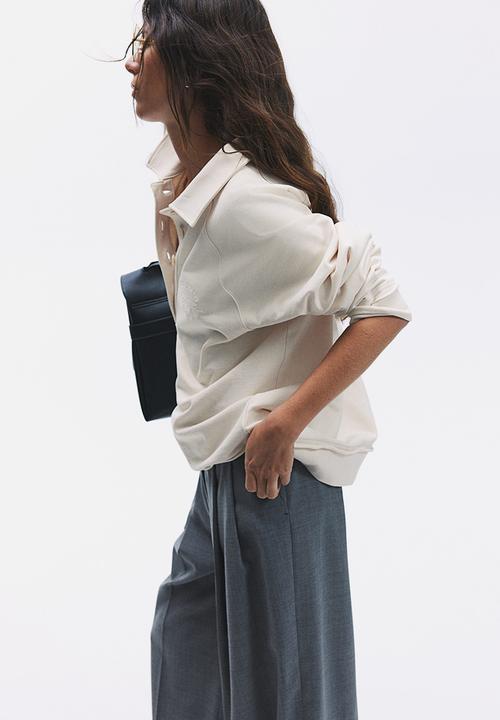 H&M - Collared sweatshirt - cream