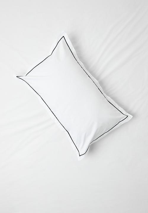 Sixth Floor - Oxford Satin Stitch std 2pk pillow case - white & black
