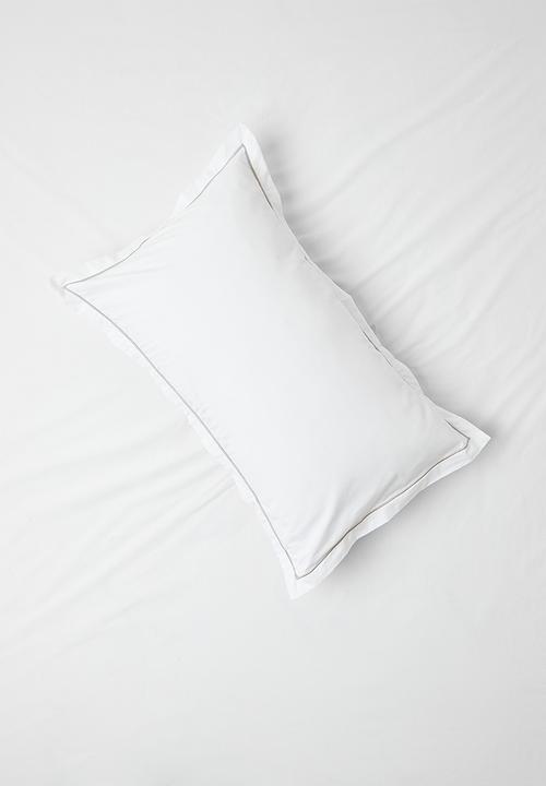 Sixth Floor - Oxford Satin Stitch std 2pk pillow case - white & natural