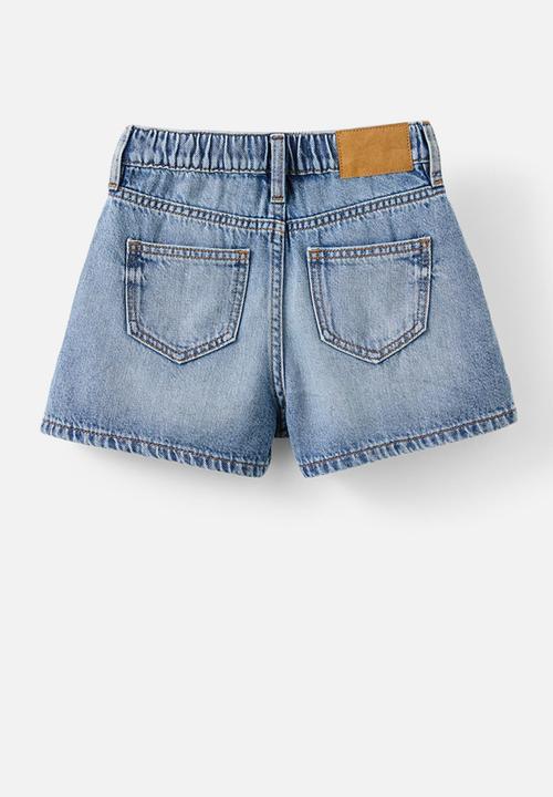 Cotton On - Sarai pleat front denim short - blue haven mid blue