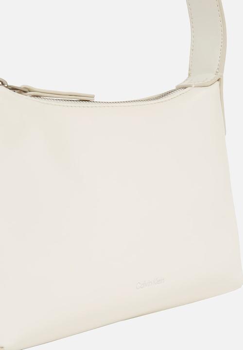 Calvin Klein - Hardware handle mini bag- chalk