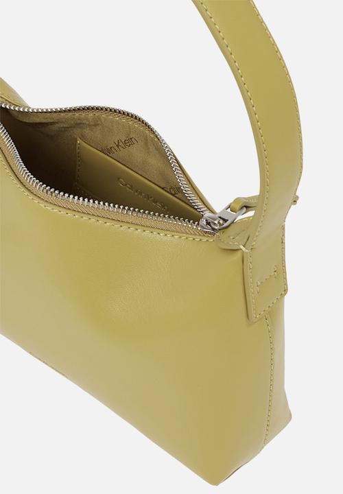 Calvin Klein - Hardware handle mini bag- avocado oil