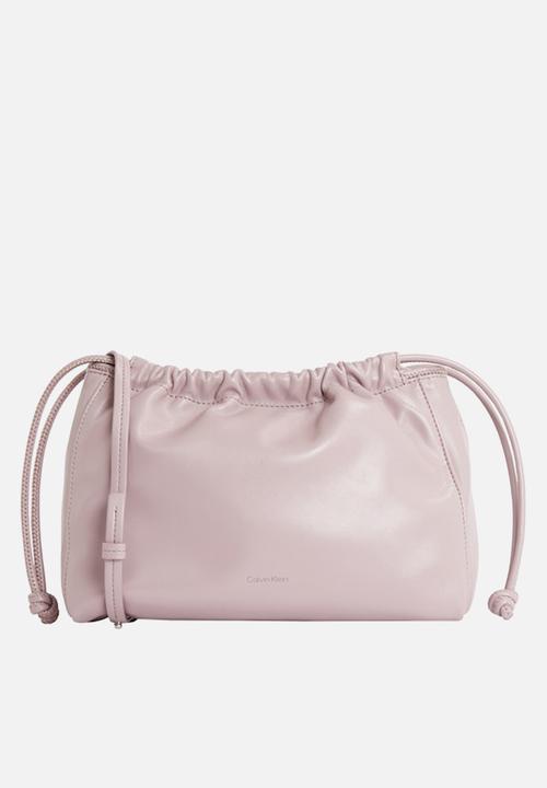 Calvin Klein - Drawstring crossbody26- quail