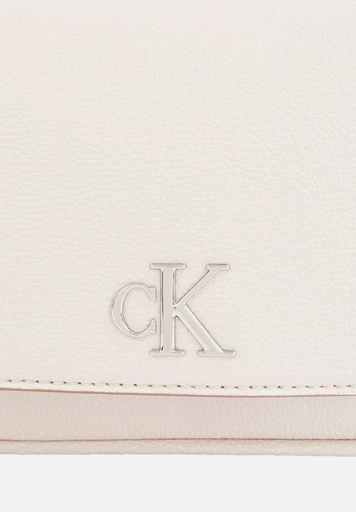 Calvin Klein - Minimal monogram shoulder bag20- wind chime