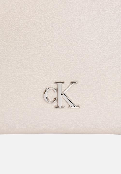 Calvin Klein - Minimal monogram camera bag 20- wind chime