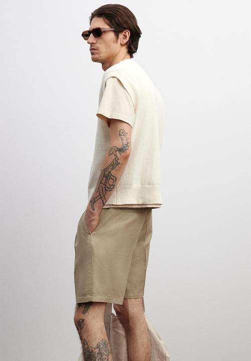 H&M - Regular fit crease-leg shorts - beige
