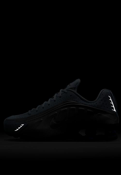 Nike - Nike Shox R4