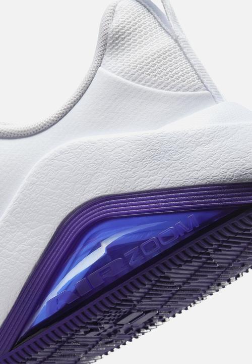 Nike - Nike Bella 7