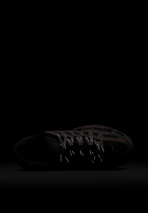 Nike - Nike P-6000 SE