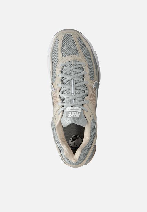 Nike - Nike Zoom Vomero 5