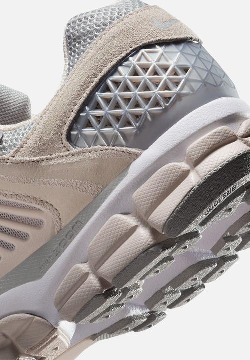 Nike - Nike Zoom Vomero 5