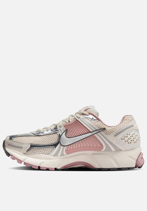 Nike - Nike Zoom Vomero 5
