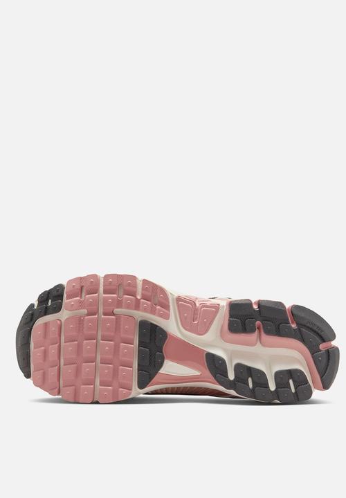 Nike - Nike Zoom Vomero 5