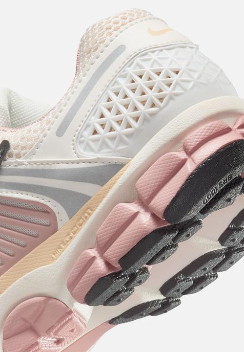 Nike - Nike Zoom Vomero 5