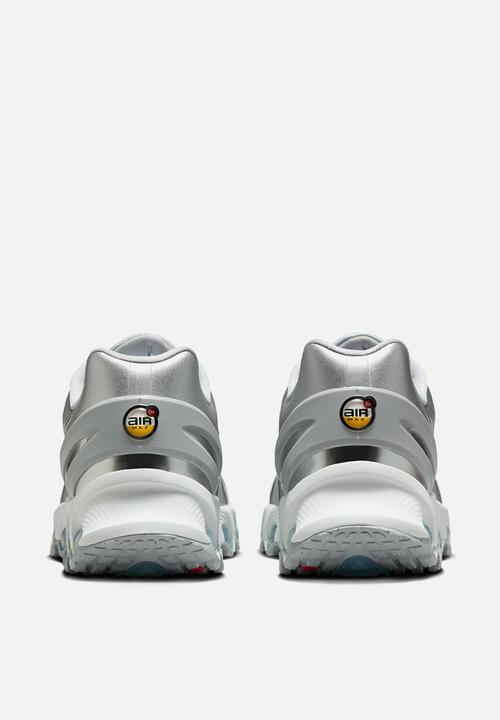 Nike - Air Max DN8