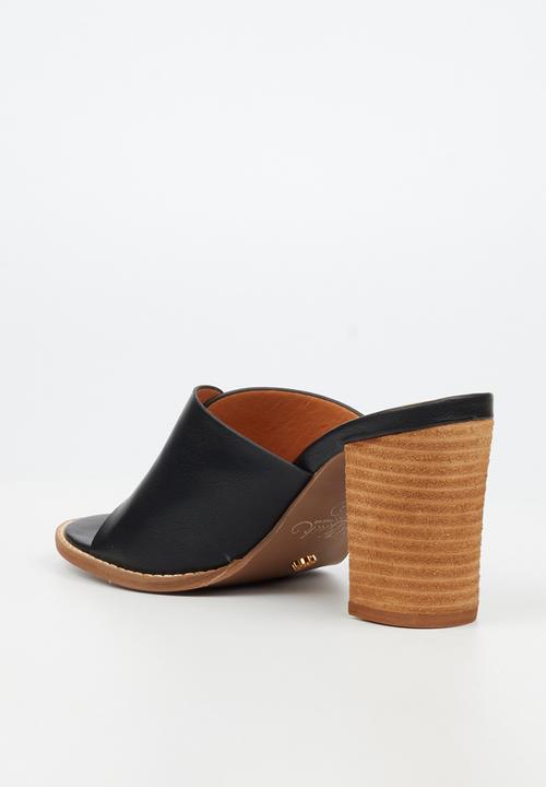Miss Black - Almond 2 block heel mule - black
