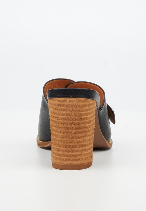 Miss Black - Almond 2 block heel mule - black