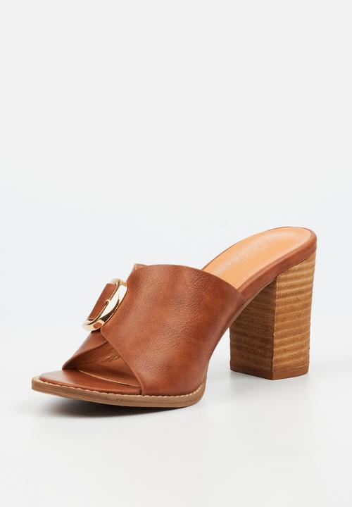 Miss Black - Almond 2 mule block heel - tan