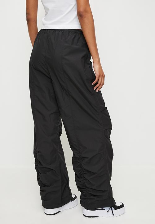 PUMA - Wardrobe Ess Parachute Woven Pants Op - Black