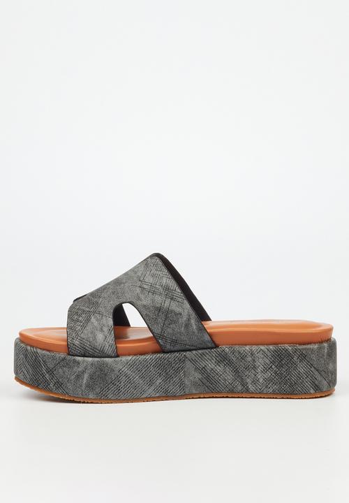 Butterfly Feet - Fujo 2 slide - black