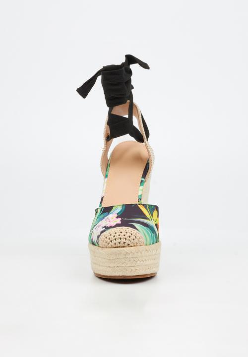 Miss Black - Moniker 10 platform rope wedge - black floral