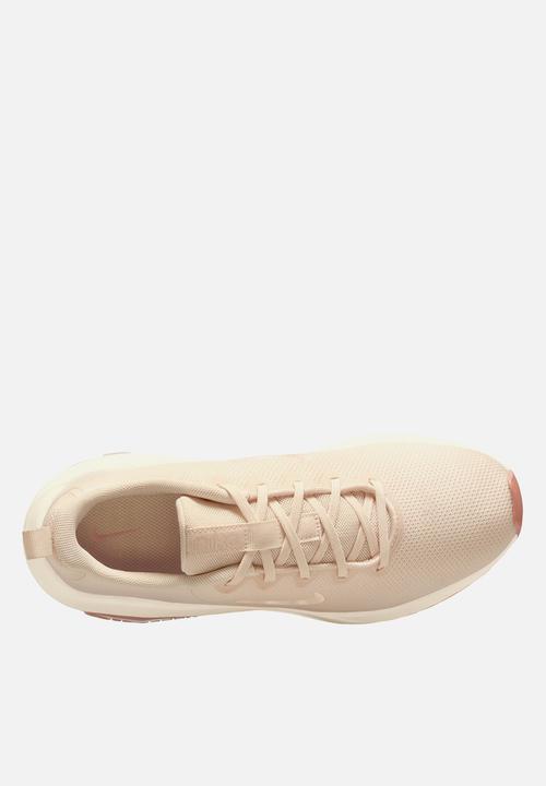 Nike - Nike Bella 7