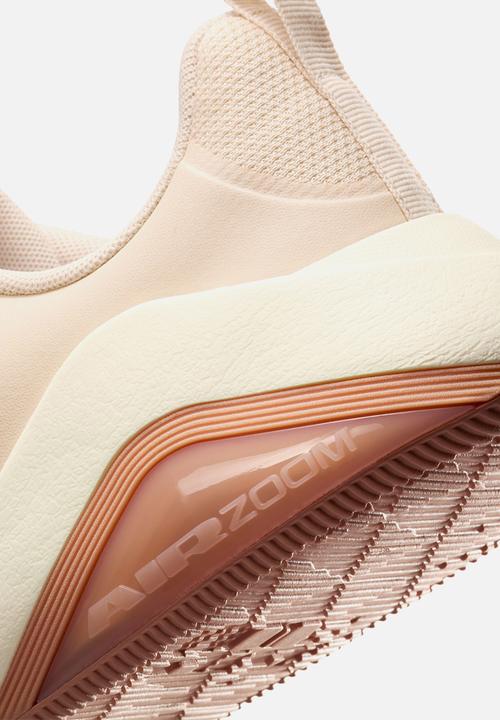 Nike - Nike Bella 7