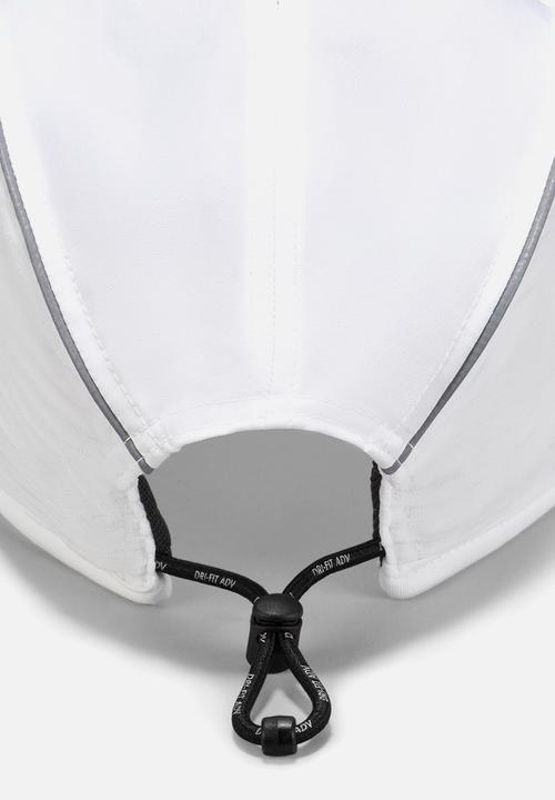 Nike - Nike Unstructured Aerobill - White
