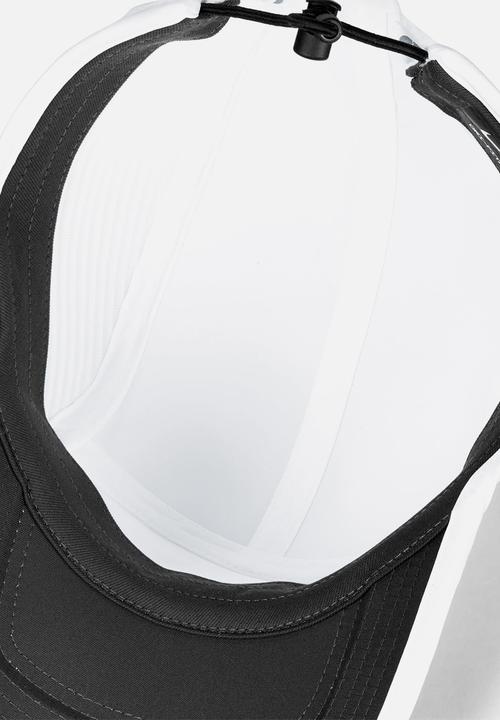 Nike - Nike Unstructured Aerobill - White