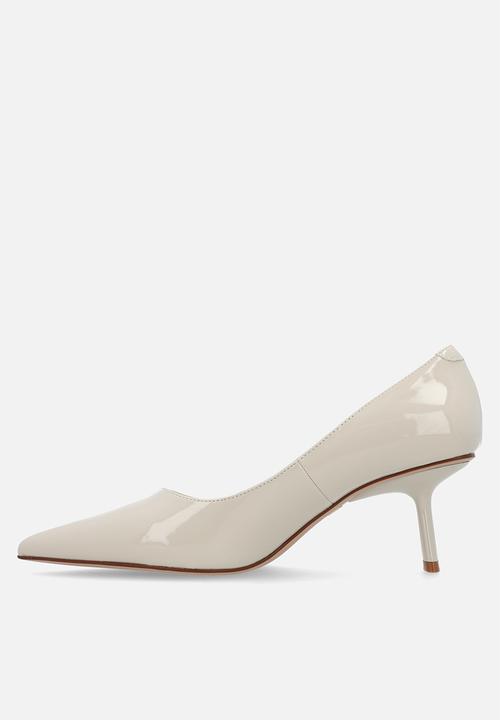 Nine West - Tumar  heel - off white