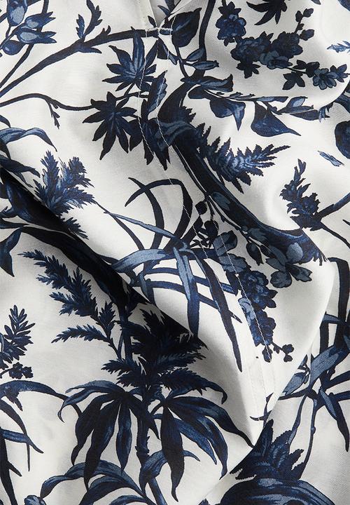 H&M - Oversized blouse - white/navy blue patterned