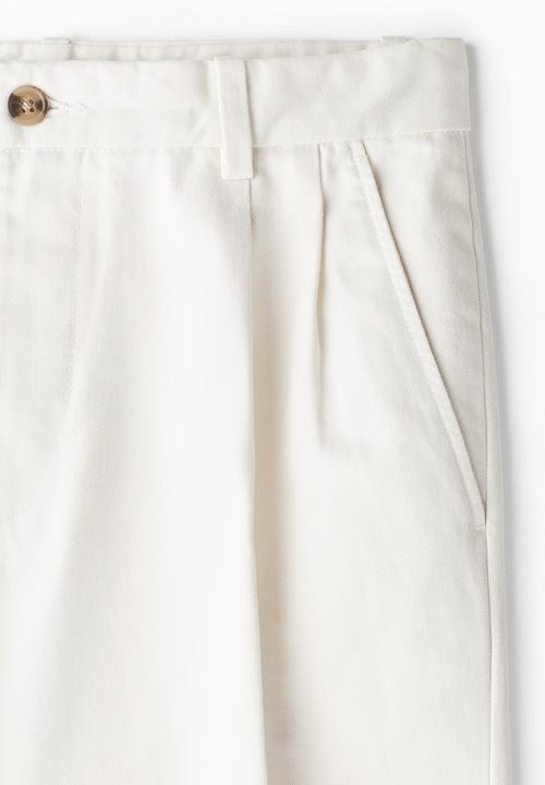 H&M - Regular fit crease-leg chinos - white