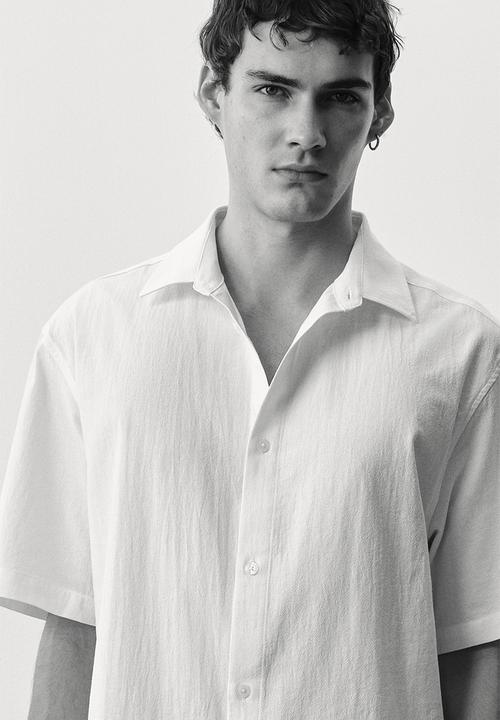 H&M - Regular fit textured shirt - cream