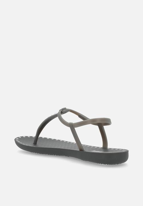 Ipanema - Class Dots T-Bar - Grey