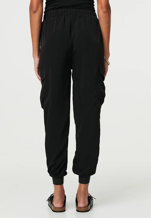 Izabel London - Capri length ribbed and cuffed cargo suit pant - Black