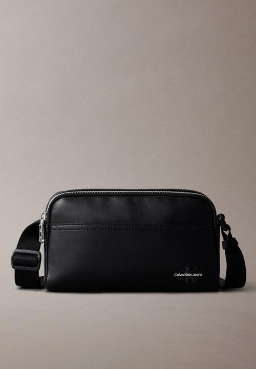 Calvin Klein - Mono Logo Camera Bag 22 - Na Black