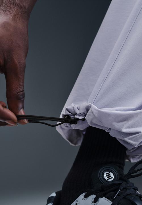 Nike - Tech Woven Oversized Trousers - Ghost/Ghost/Black